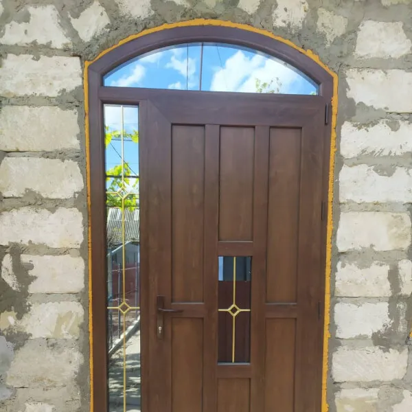 Дверь ПВХ с остеклением — пример монтажа