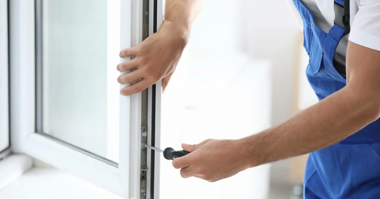 Монтаж пластикового окна в квартире в Приднестровье