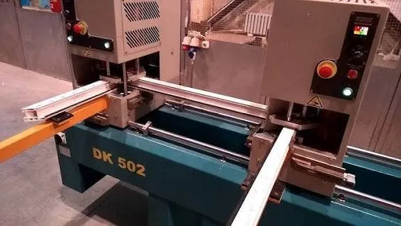 Свариваем и собираем пластиковую конструкцию