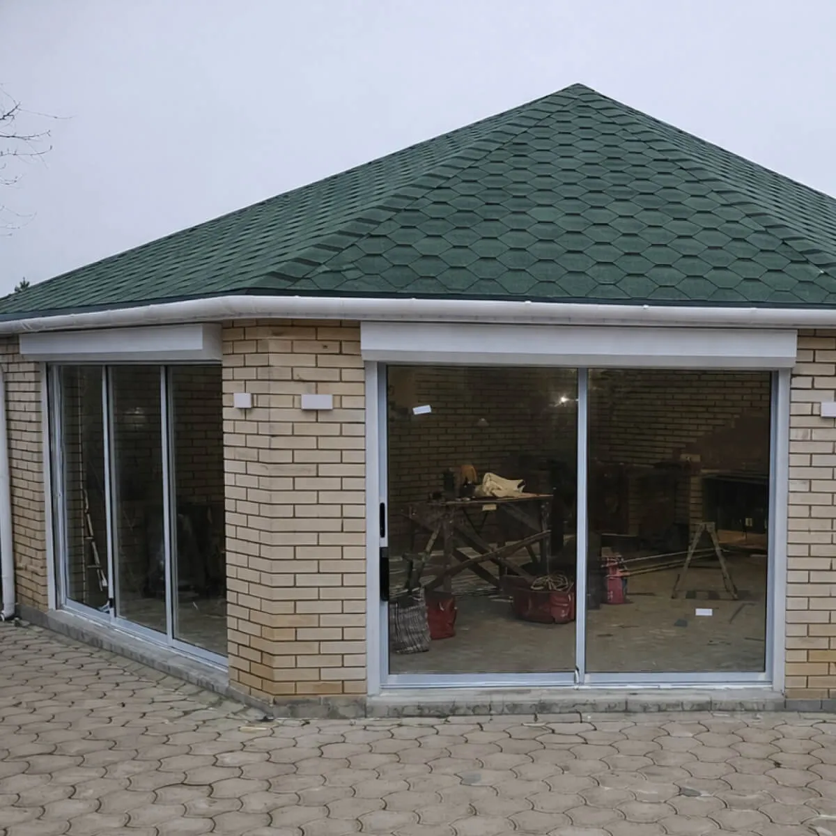 Тёплое остекление лоджии с отделкой