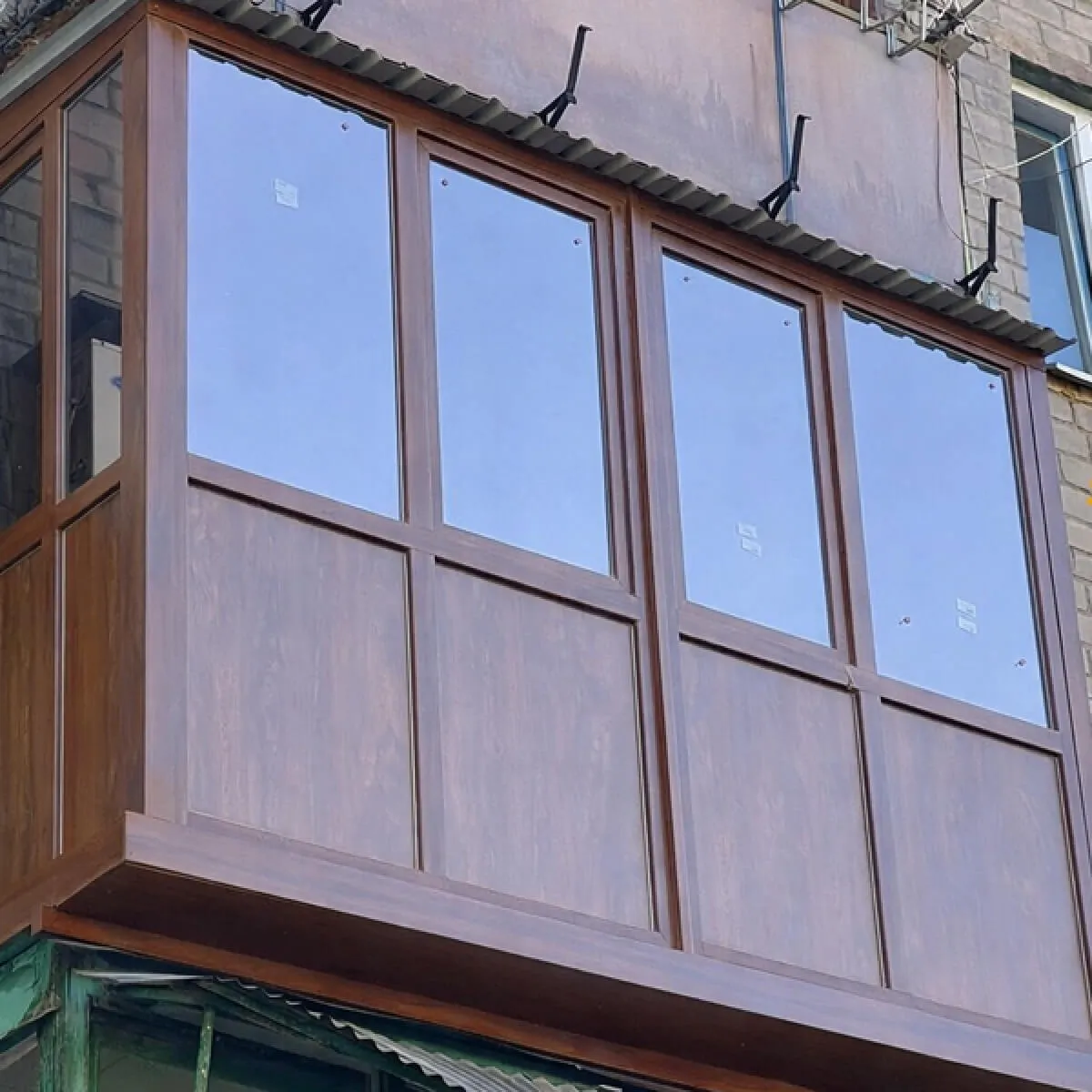 Остекление балкона ПВХ в квартире — готовый проект