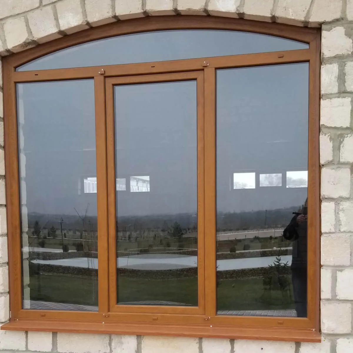 Окна с ламинацией под дерево — реализованный проект