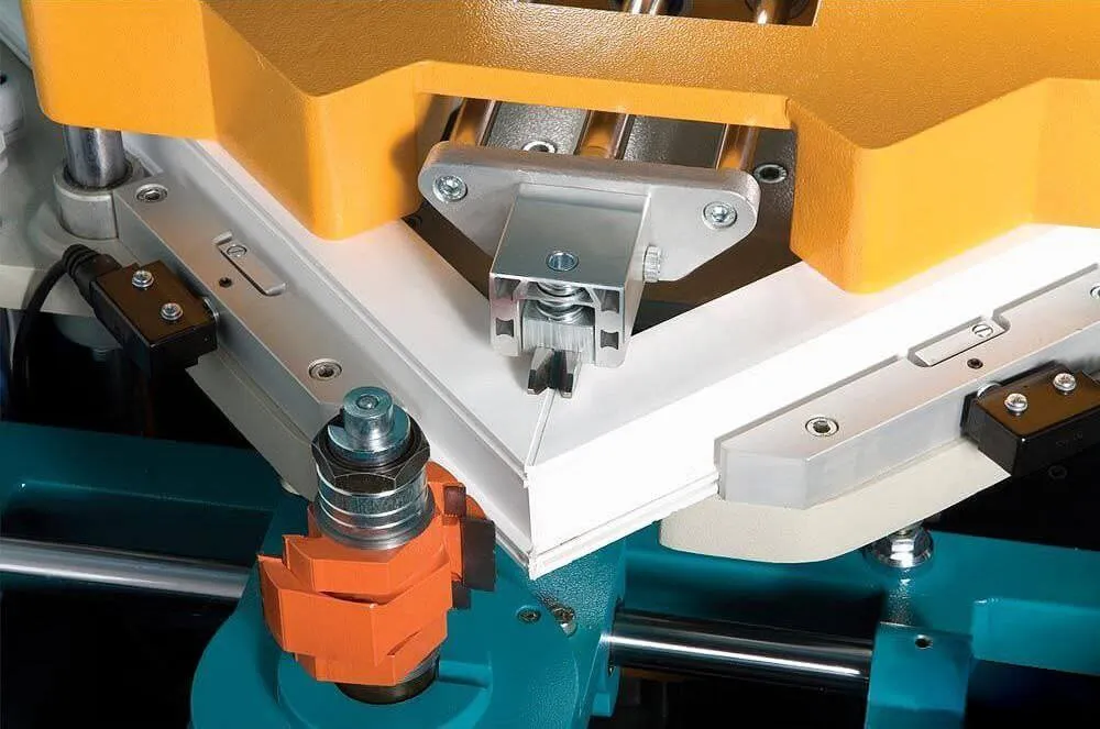 Фрезеруем посадочные места и дренаж